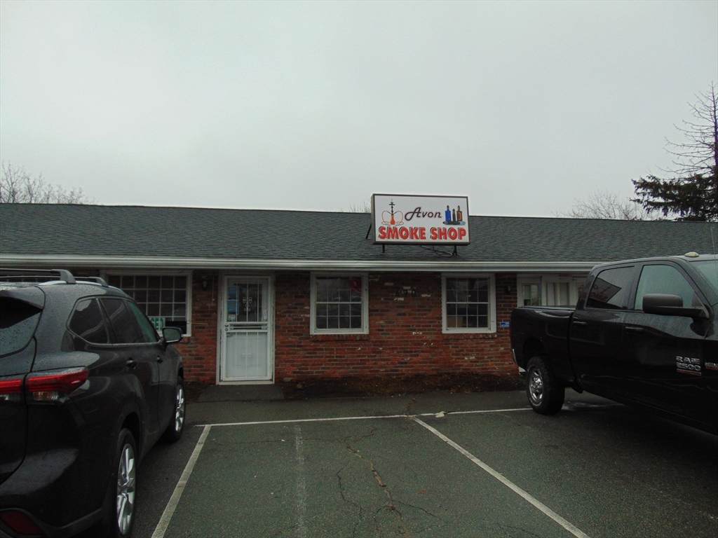 490 W Main St - Photo 1