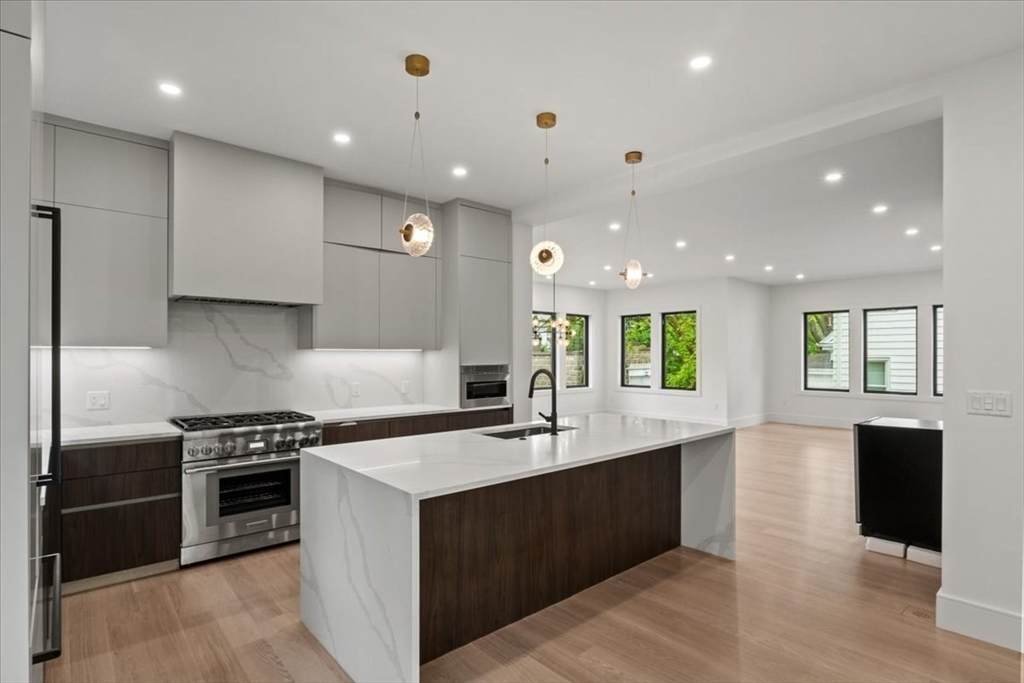 116 Thorndike Street - Photo 1