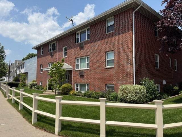 189 River St - Photo 1