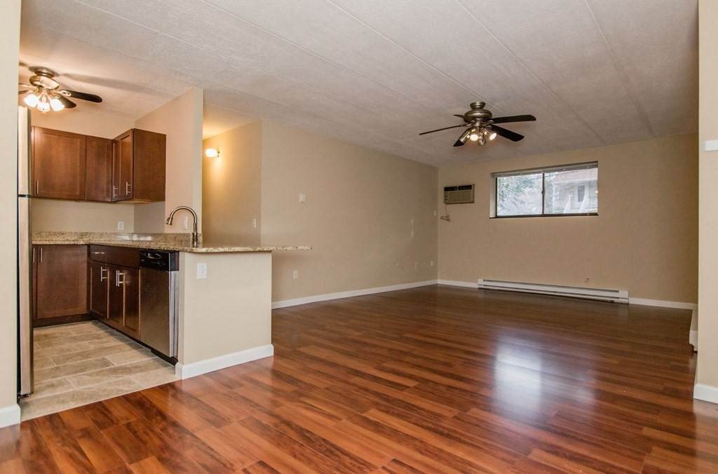 43 Burnham St - Photo 1