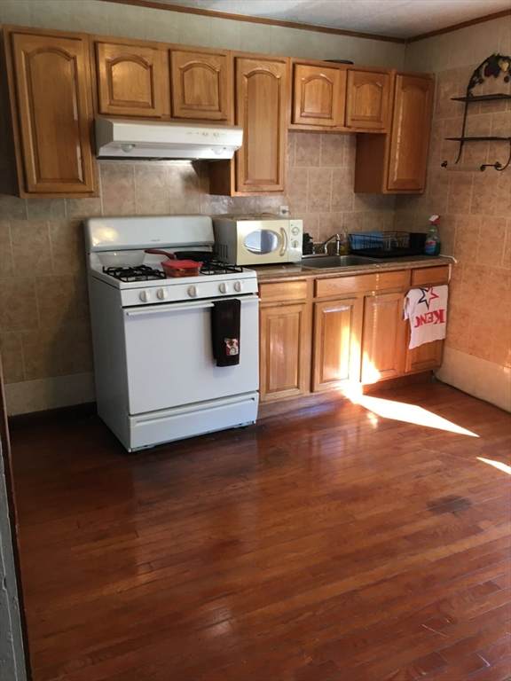 739 Parker St - Photo 1