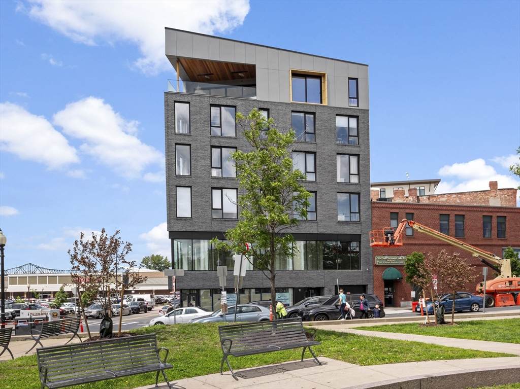 40 William C Kelly Sq - Photo 1