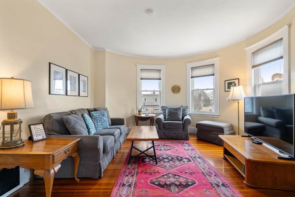 438 Washington - Photo 1