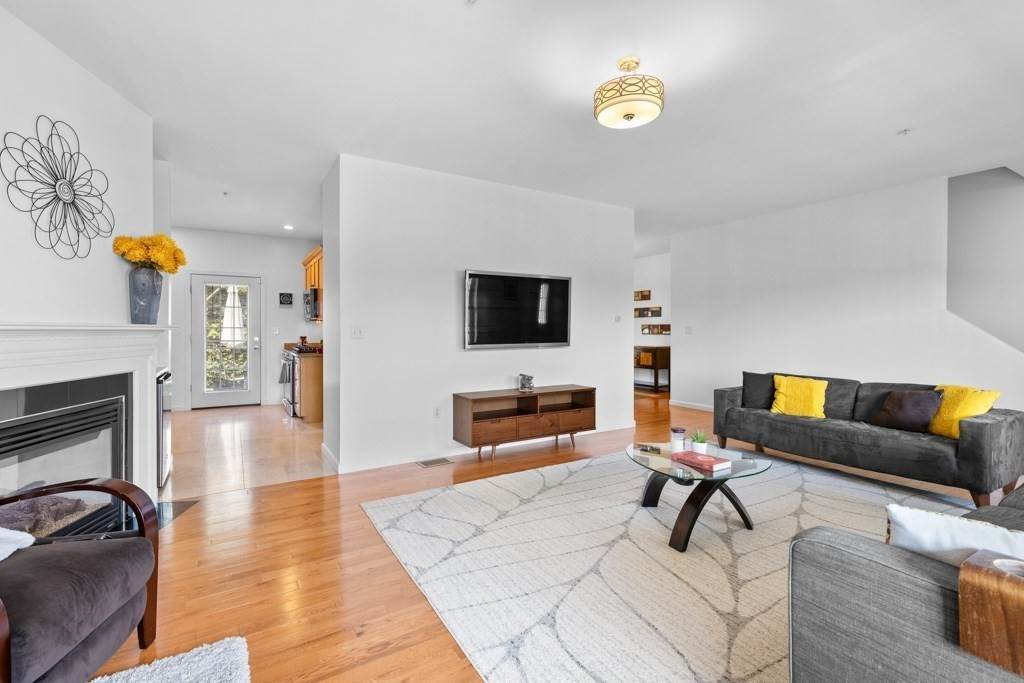 54 Myrtle St - Photo 1