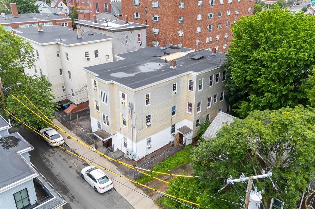 8 Everett St - Photo 1