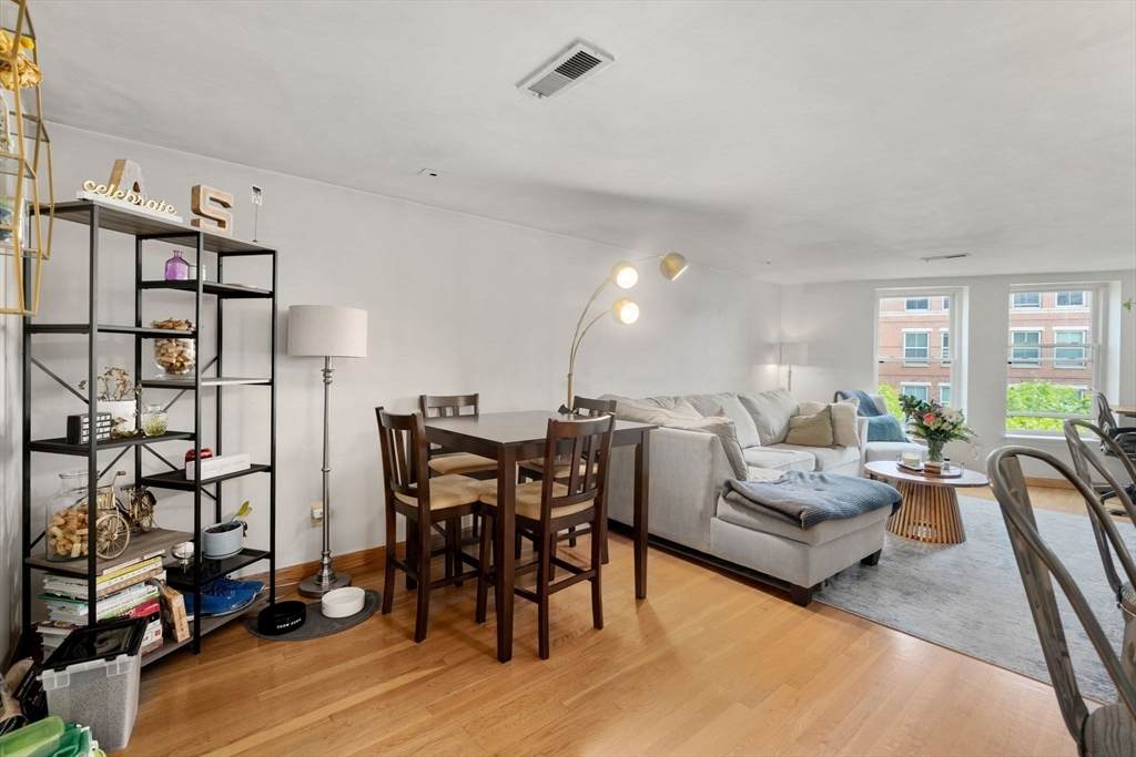 386 Commercial Street - Photo 1