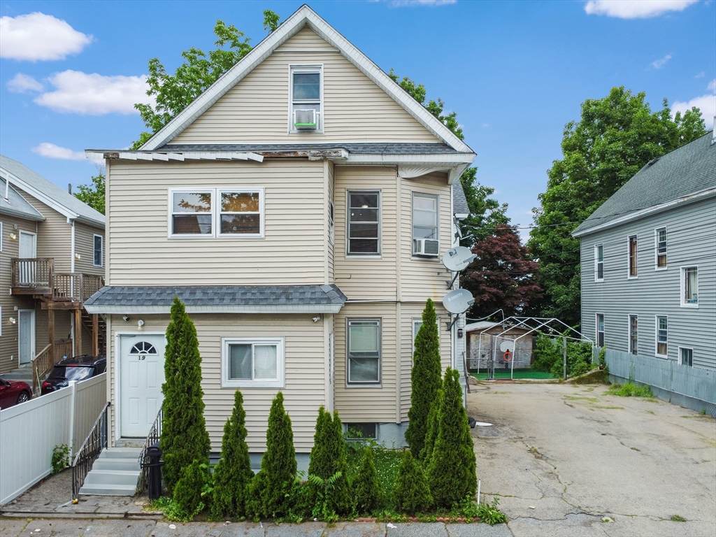 19-21 Pleasant Terr - Photo 1