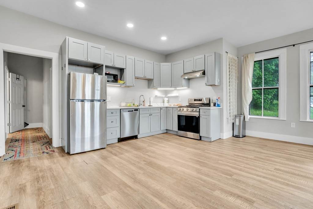 187 Neponset Ave - Photo 1