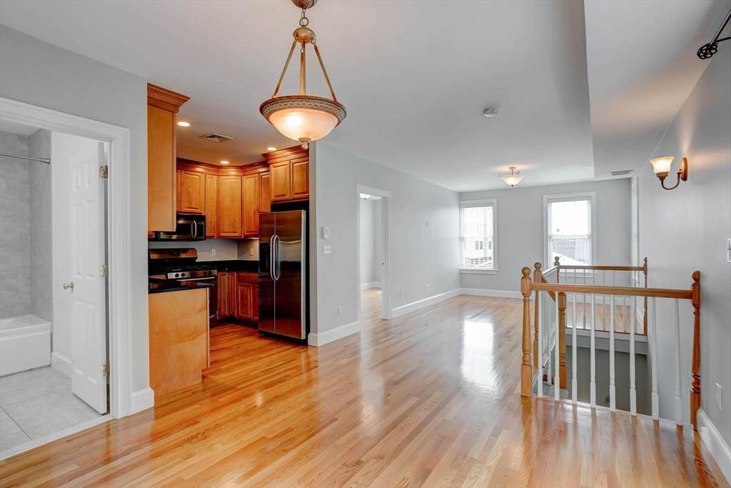 168 W Ninth - Photo 1