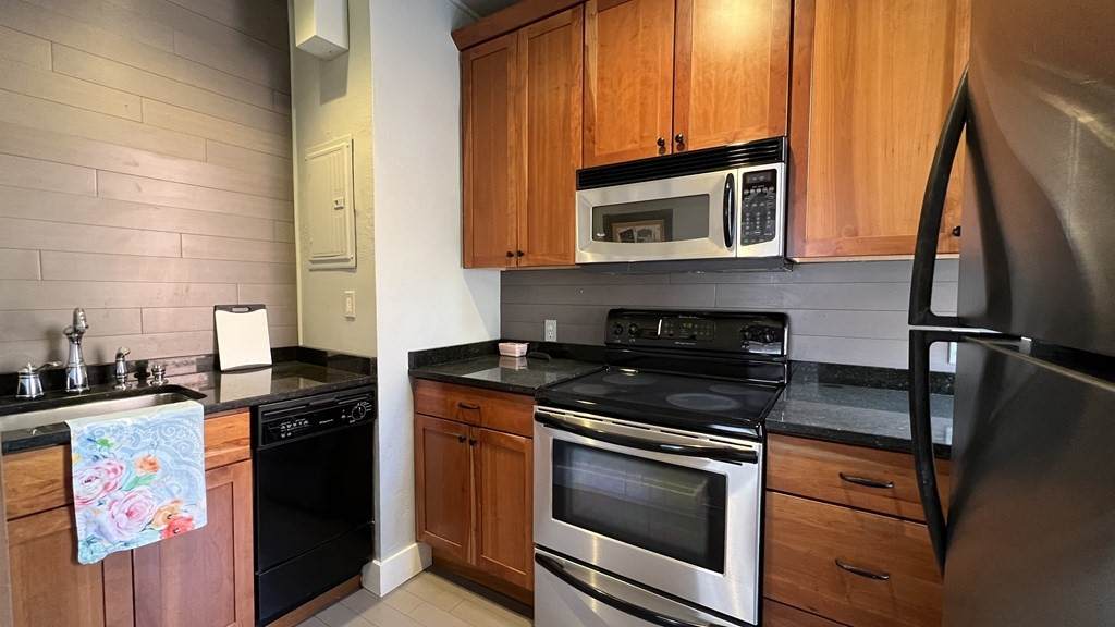 351 Beacon St - Photo 1