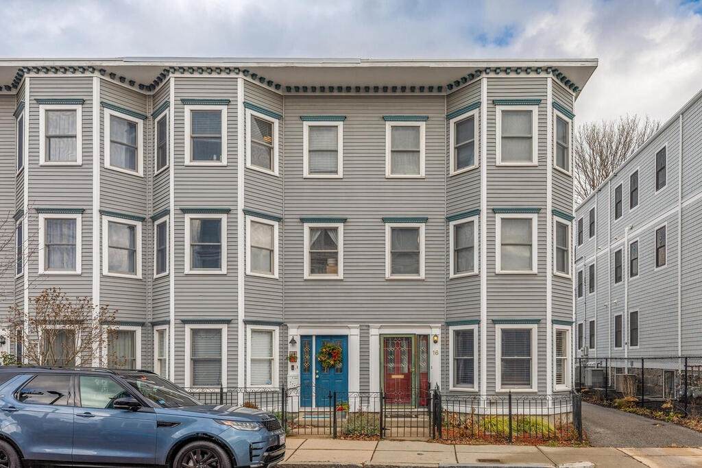 16 Roseclair Street - Photo 1