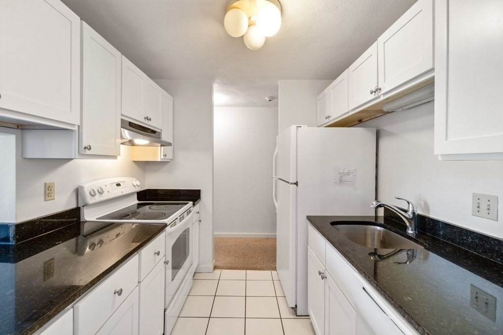 1600 Massachusetts Avenue - Photo 1