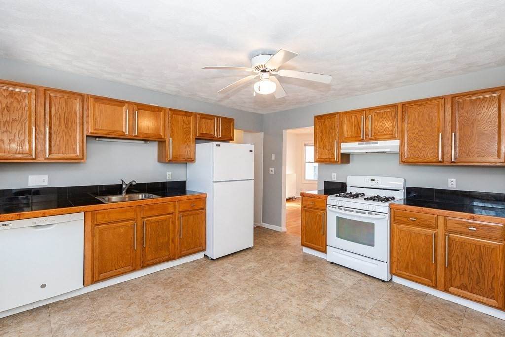 15 Hutchinson Street - Photo 1