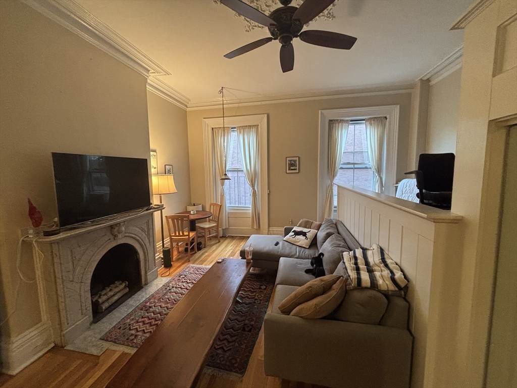 100 Charles St - Photo 1