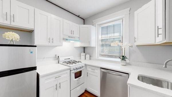 35 Queensberry St - Photo 1