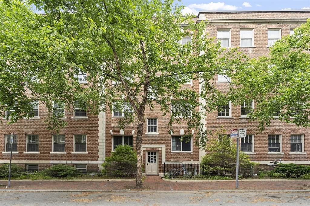 21 Chauncy St - Photo 1