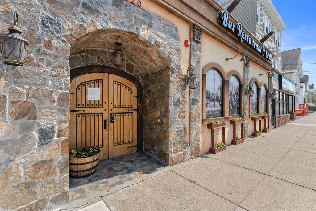 816 Main St - Photo 1