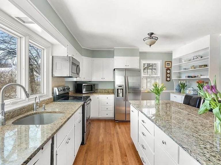 407 Weston Road - Photo 1