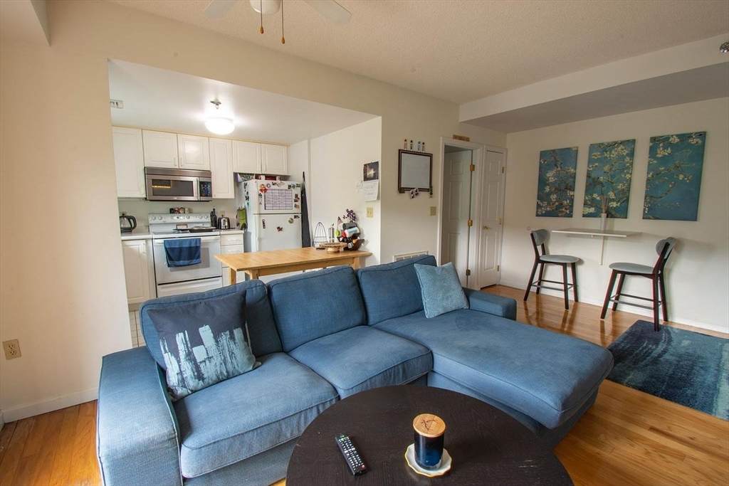 655 Concord Ave - Photo 1