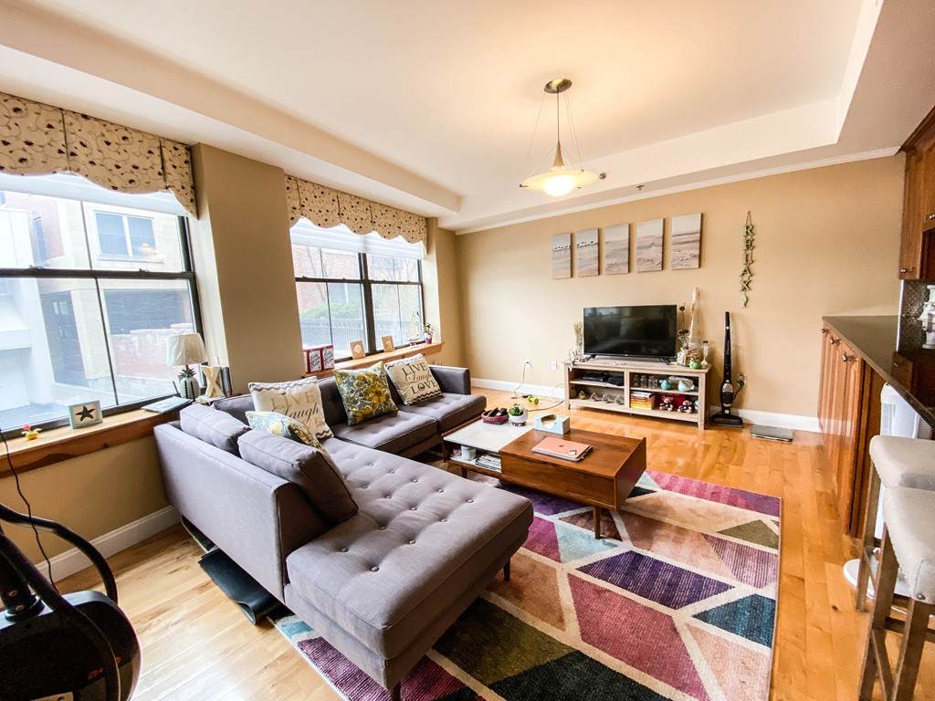 110 Cypress St - Photo 1