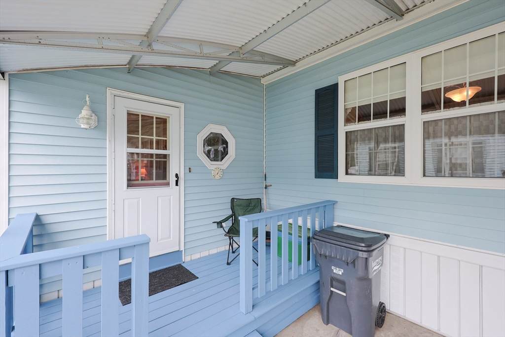 556 Central St - Photo 1