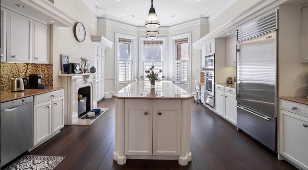 345 Beacon - Photo 1