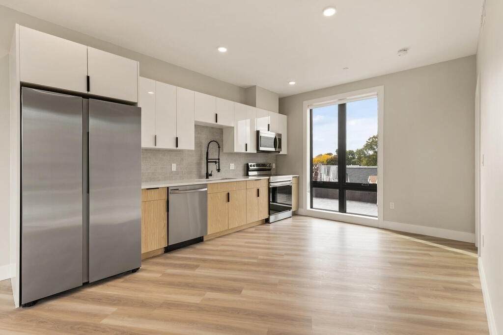 1700 Dorchester Ave - Photo 1