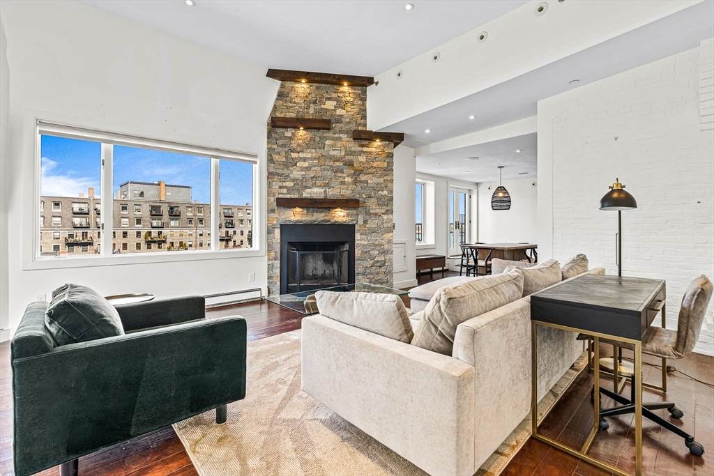 33 Commercial Wharf - Photo 1