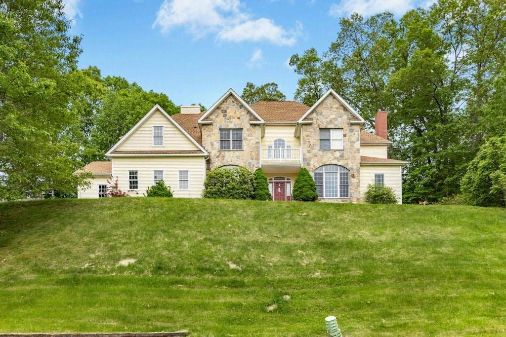 2 Arrowhead Lane - Photo 1