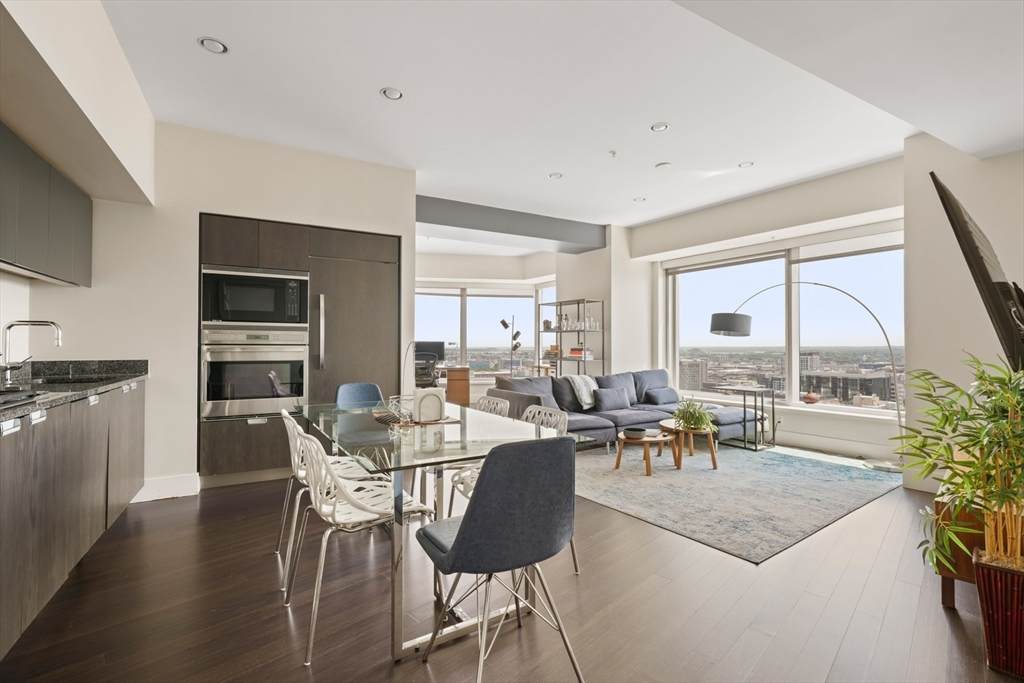 110 Stuart St. - Photo 1