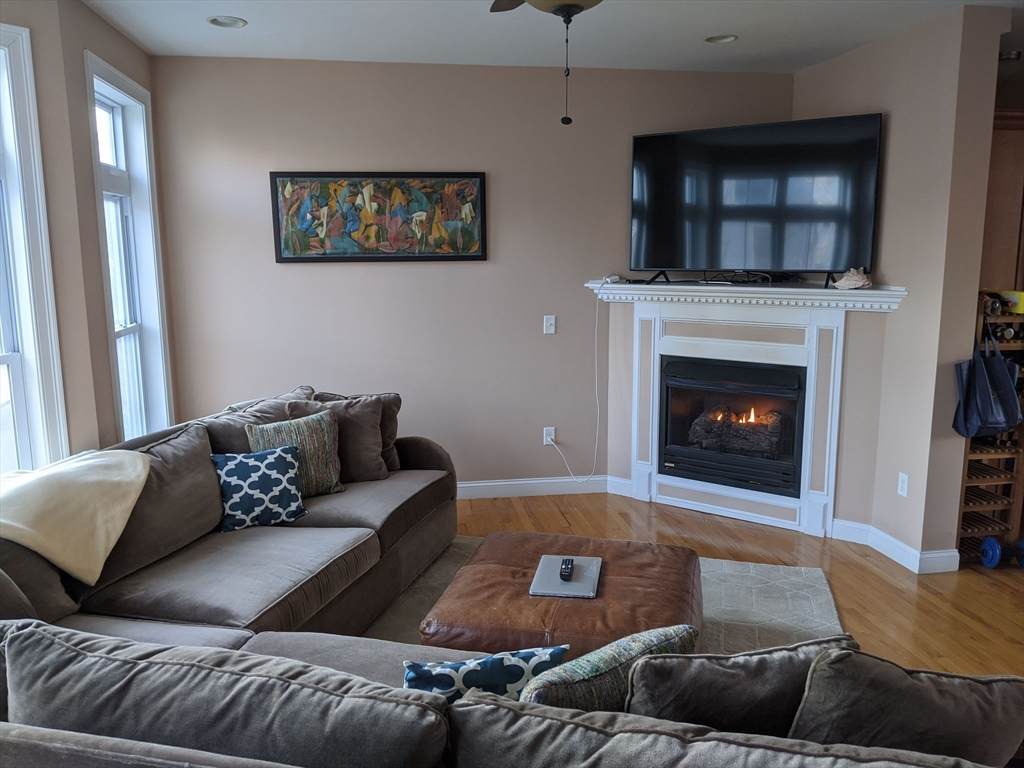 30 Dorr St - Photo 1