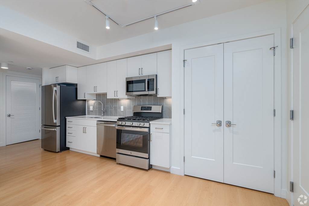 605 Concord - Photo 1