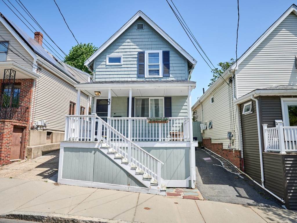 33 Villa - Photo 1
