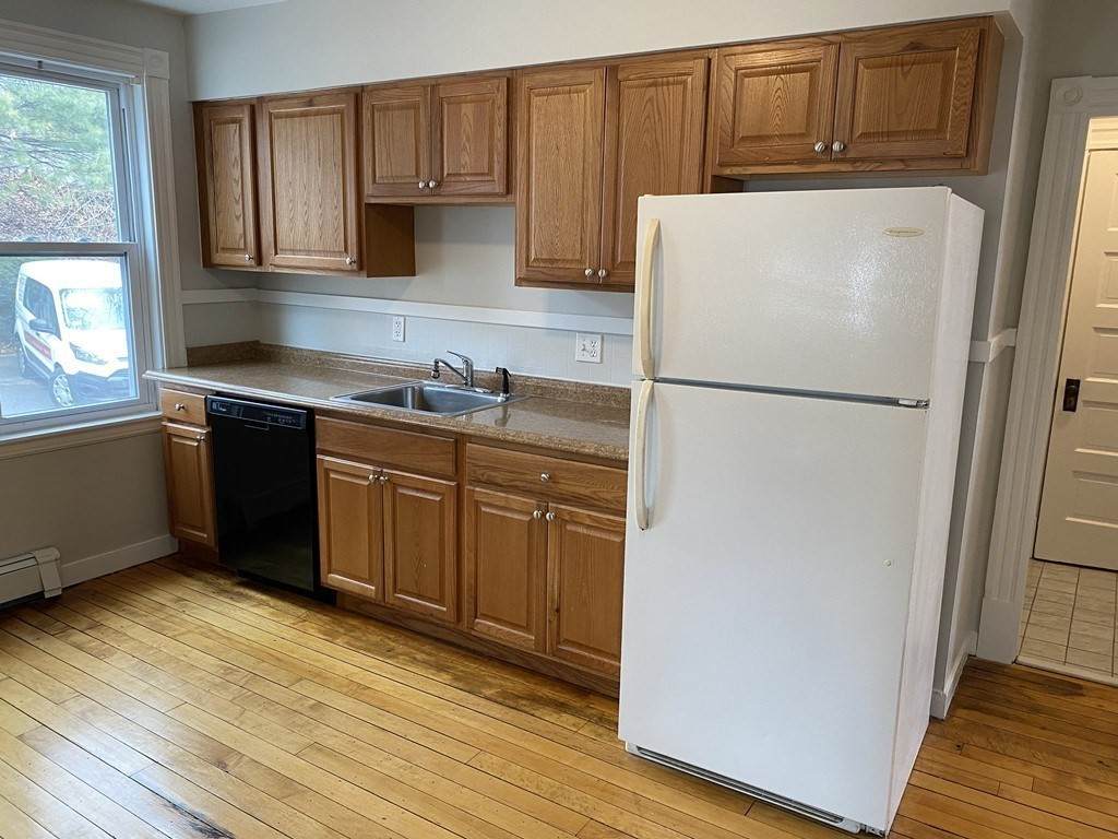 290 Whitwell Street - Photo 1