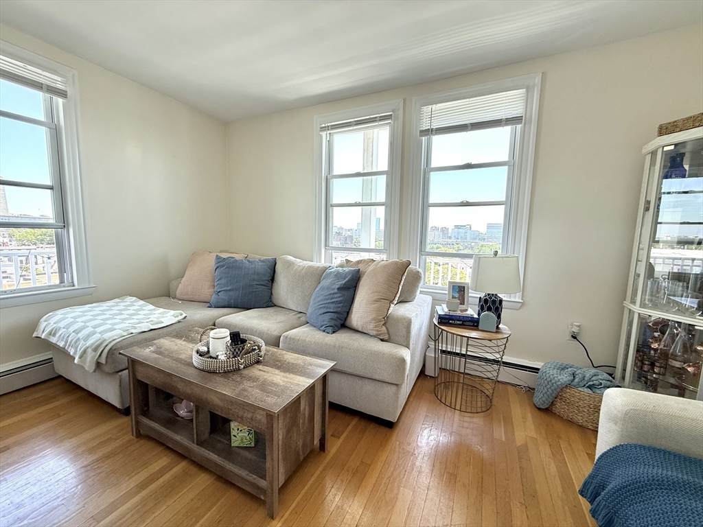 276 Bunker Hill St - Photo 1