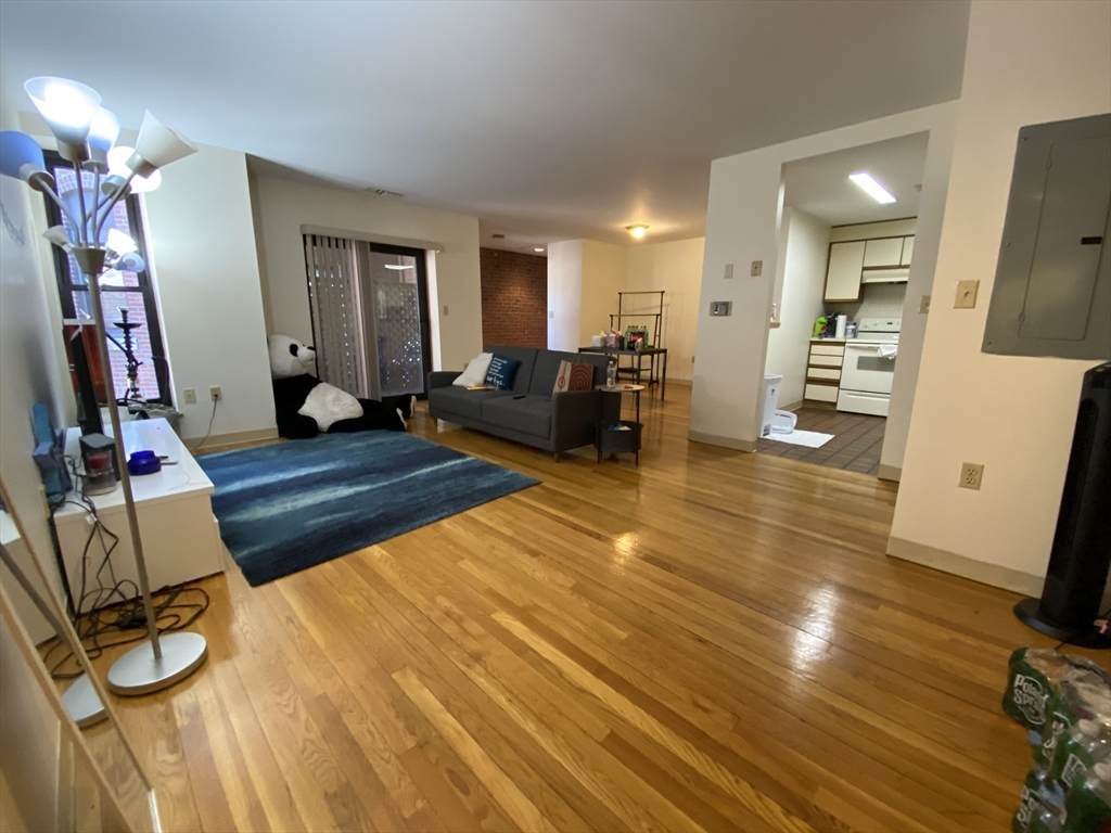79 Gainsborough St - Photo 1