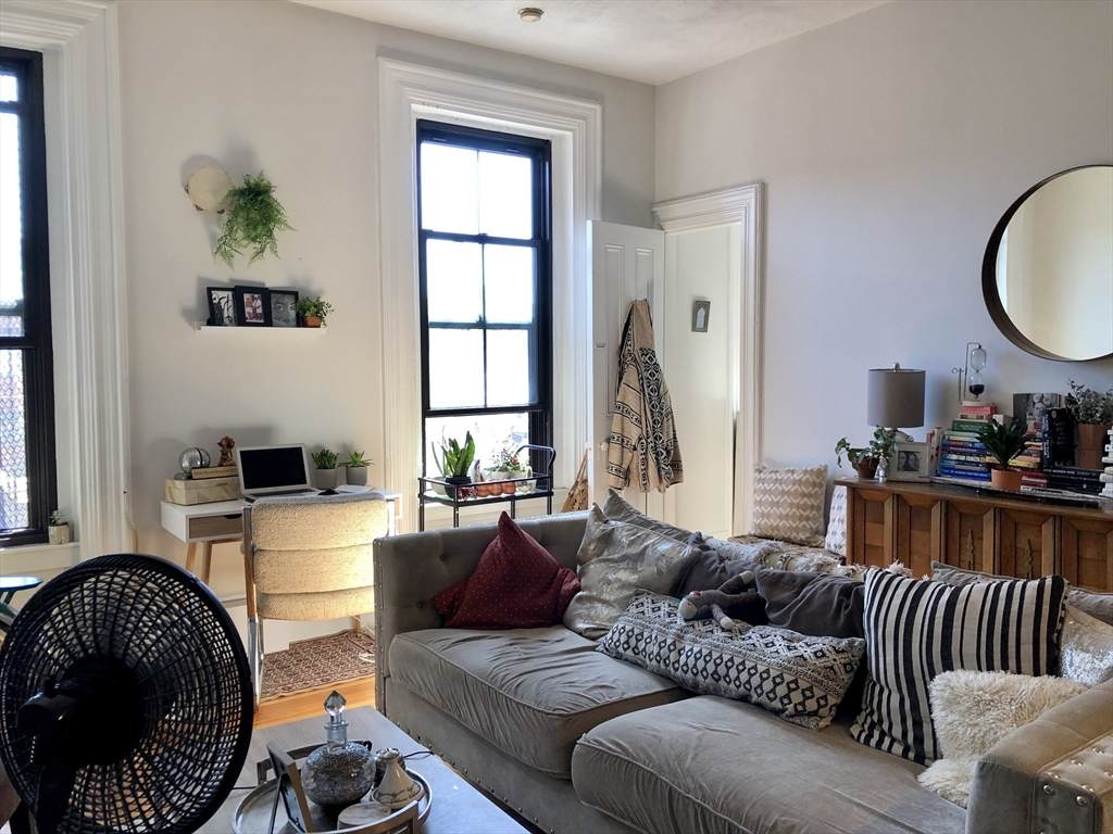701 Massachusetts Ave - Photo 1