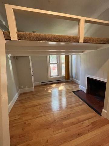 399 Marlborough - Photo 1