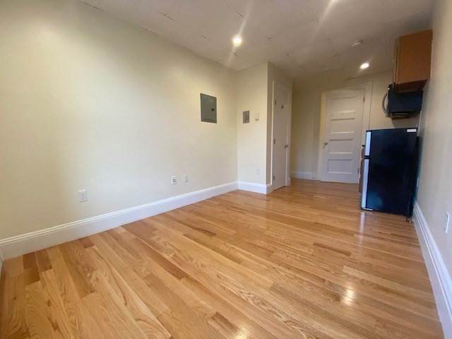 302 Newbury - Photo 1