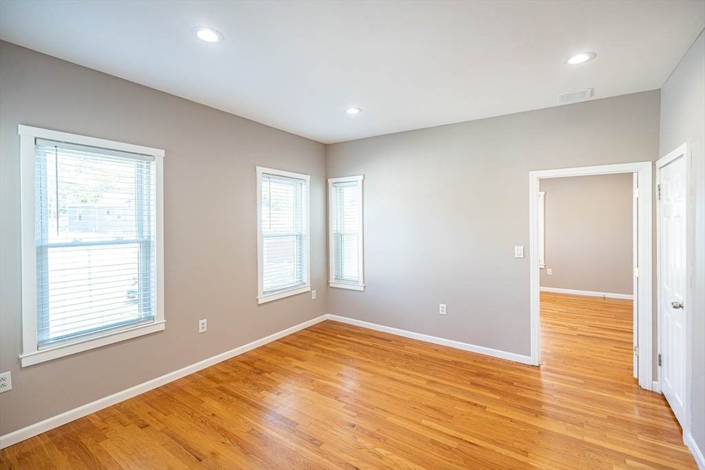 11 Foster - Photo 1