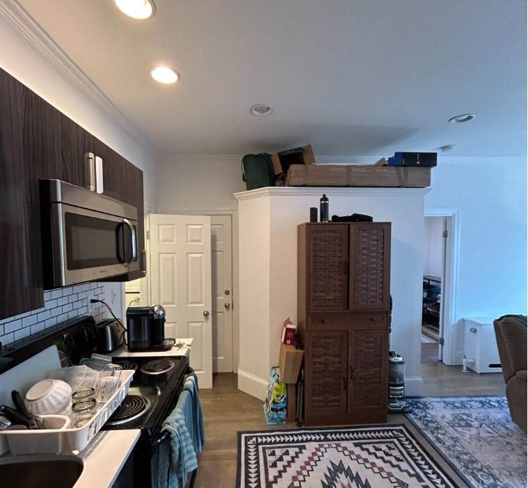 225 Newbury St - Photo 1