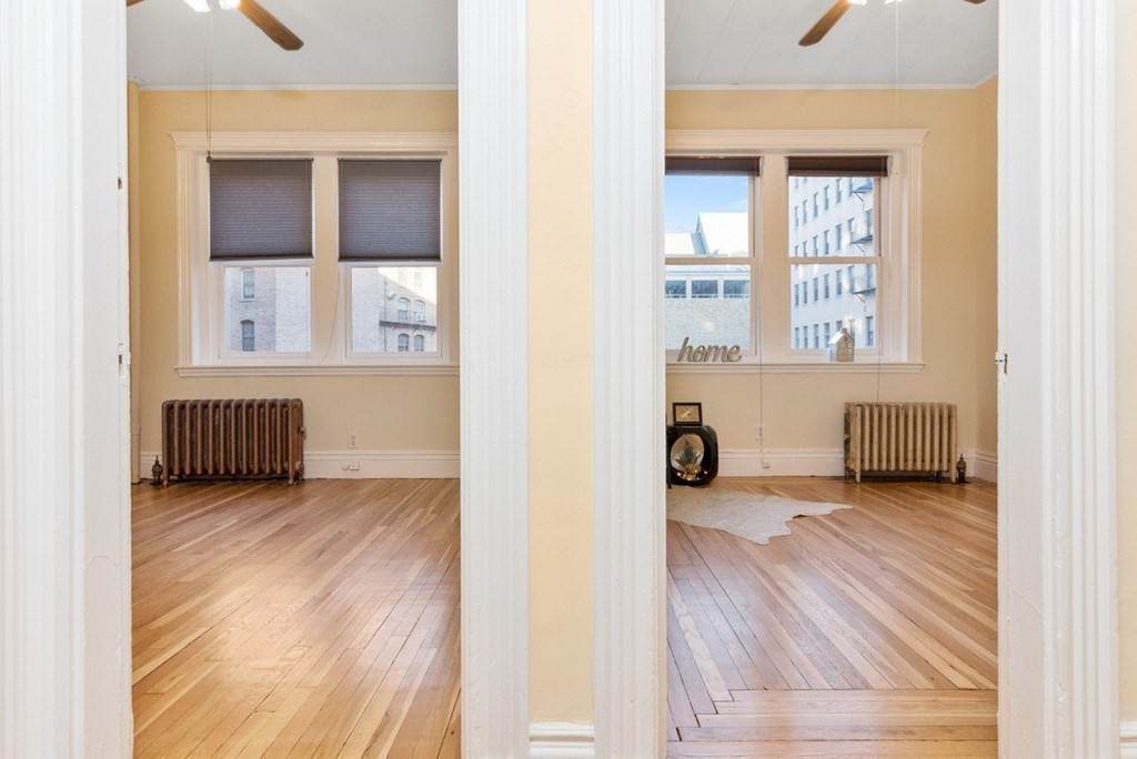 60 Charlesgate East - Photo 1