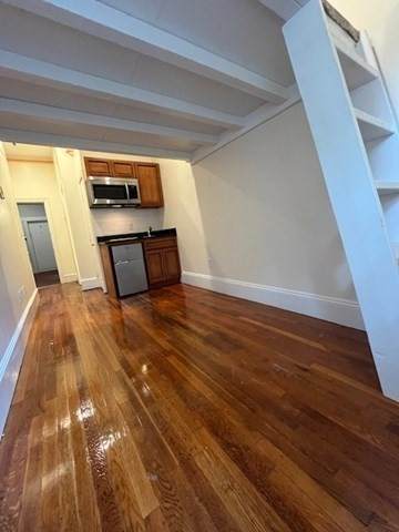 399 Marlborough - Photo 1