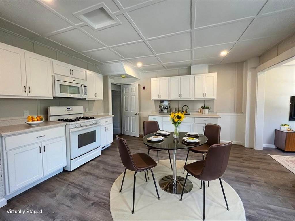 37 N Spooner St - Photo 1