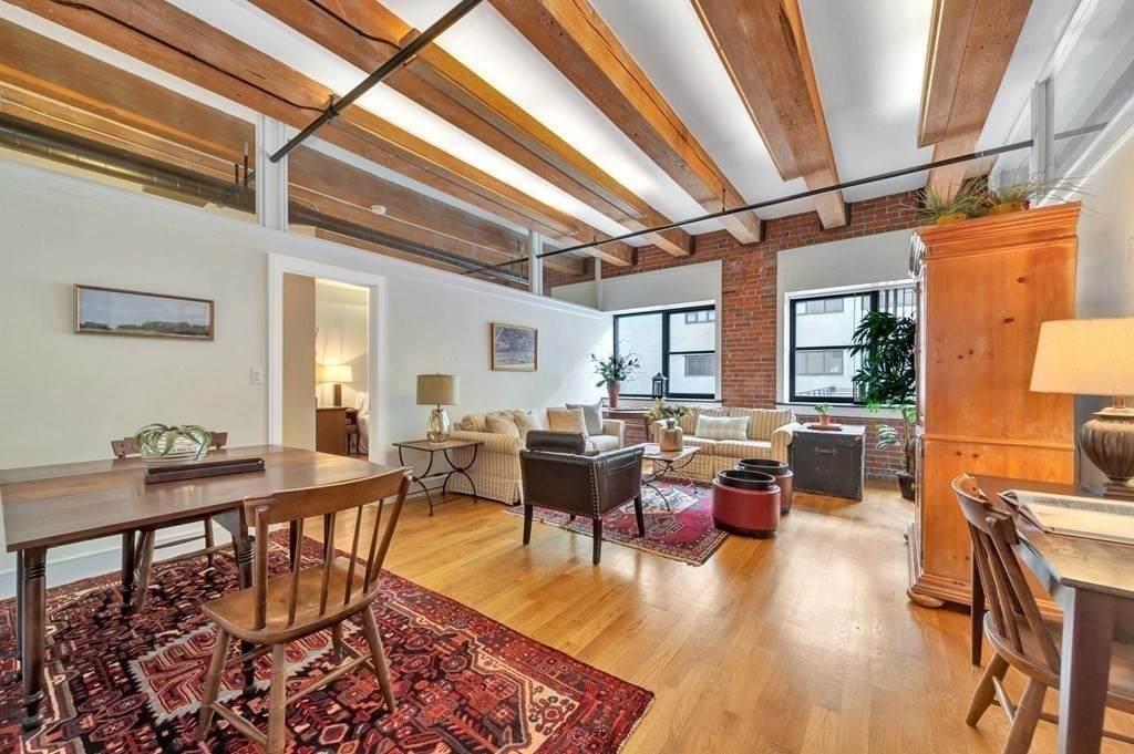 33 Sleeper St - Photo 1