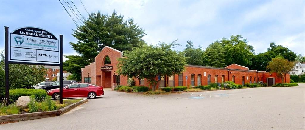 536 Broad St - Photo 1