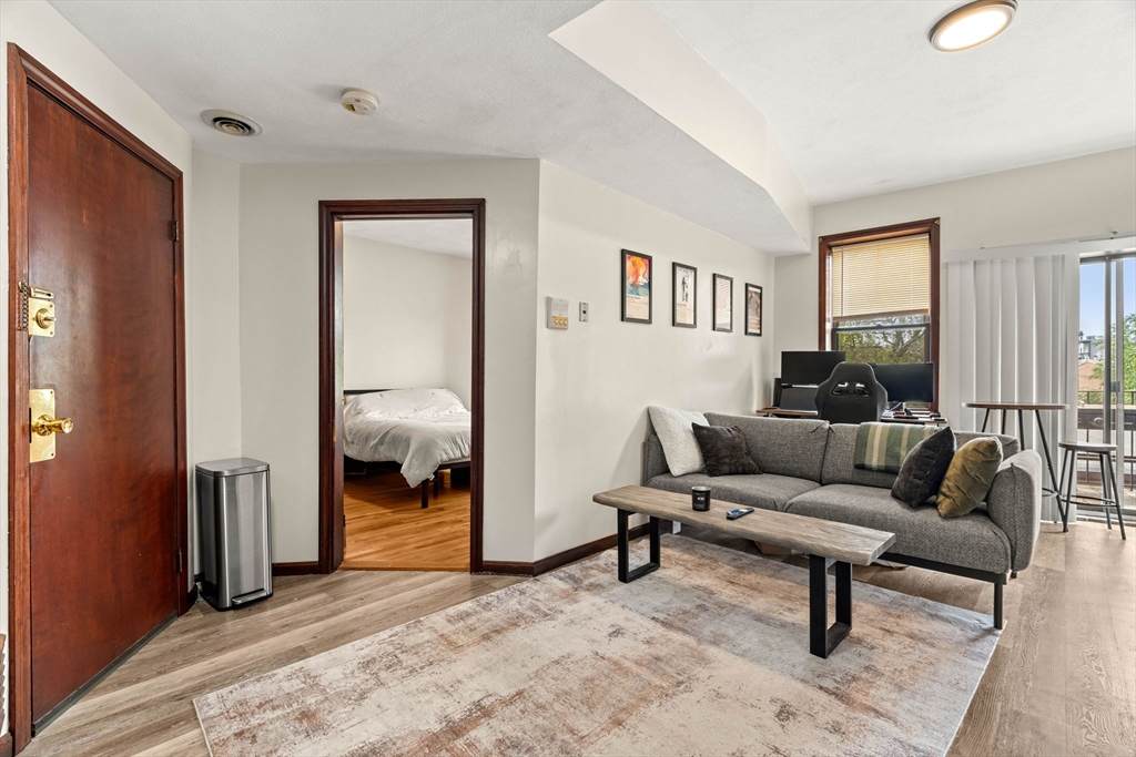 141 Emerson St - Photo 1