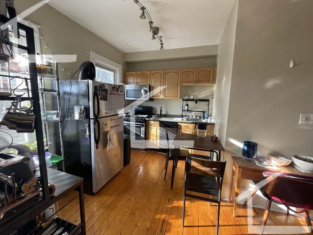 431 Faneuil St - Photo 1