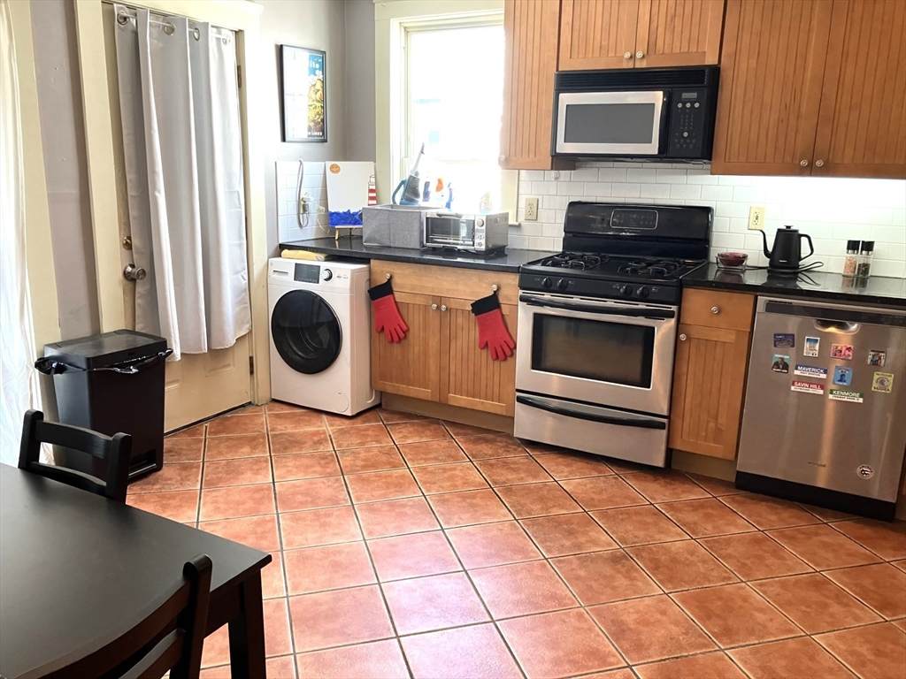 1187 Dorchester Ave - Photo 1