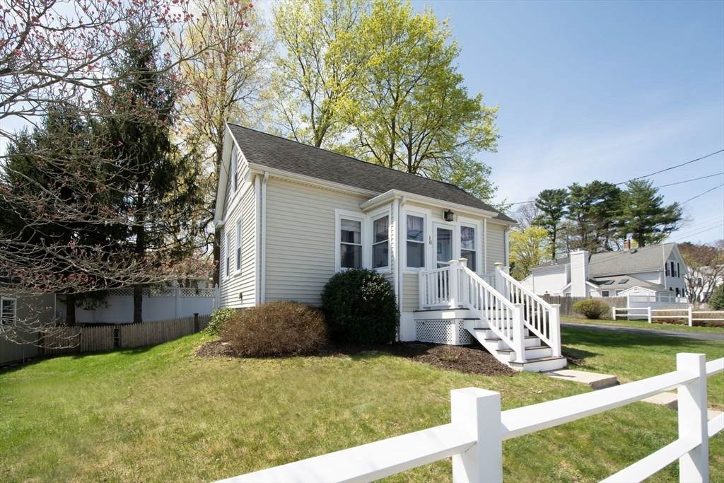 10 Hollis Street - Photo 1